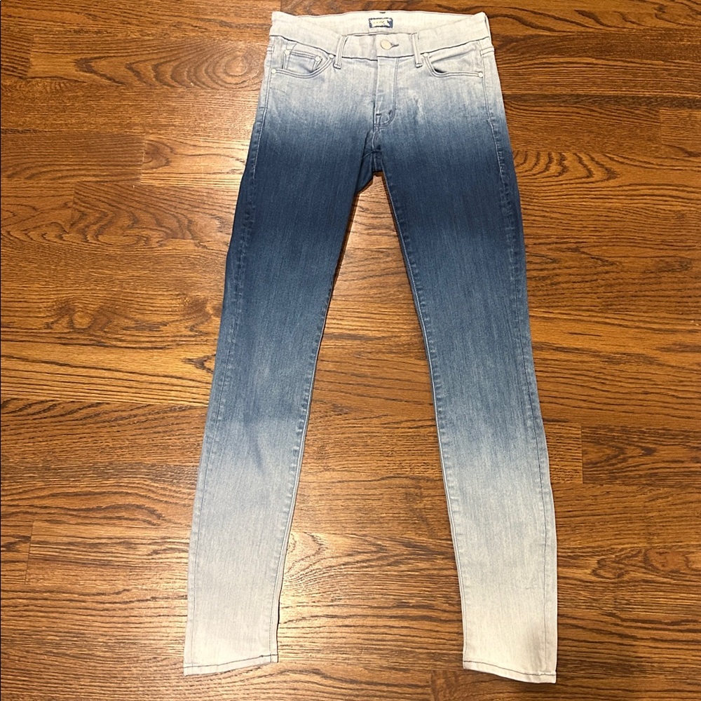 Mother Denim- The Looker - size 26
Wash: El Hombre Impossible - Picture 2 of 9